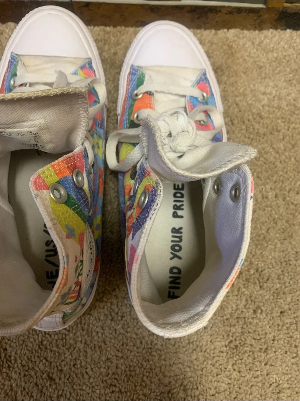 Converse Chuck Taylor All Star High 'Pride' (170822C) men’s 5.5/ women’s 7.5
